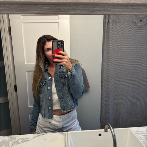 Stylish Blue Denim Jacket - Picture 1 of 6